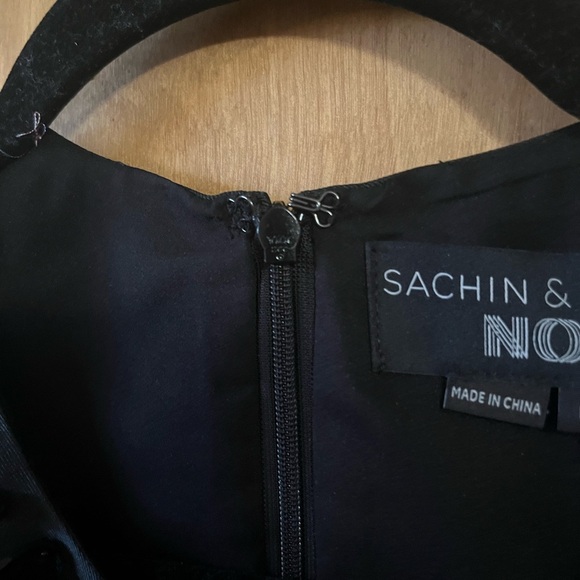 Sachin and Babi Elegant Black Sleeveless Dress - Picture 4 of 8